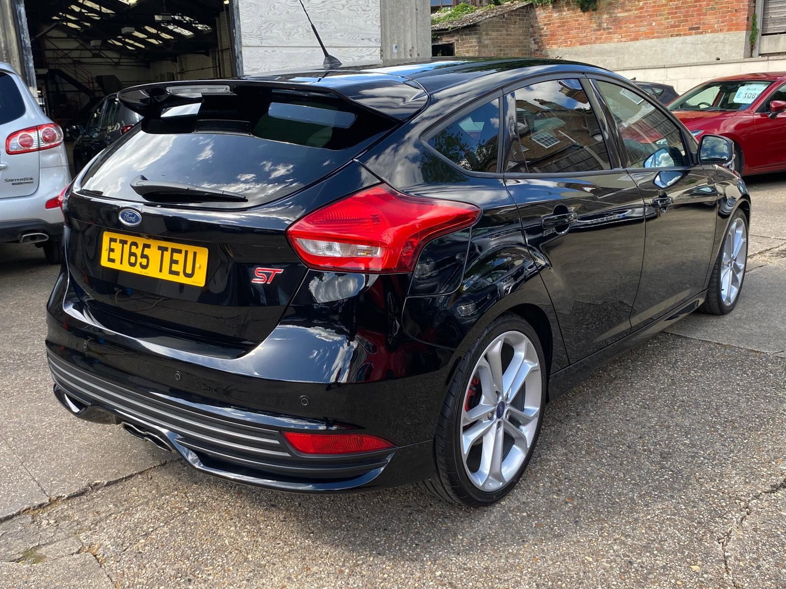 Ford Focus 2.0T EcoBoost ST-3 Hatchback 5dr Petrol Manual Euro 6 (s/s) (250 ps) 5dr Manual 2016