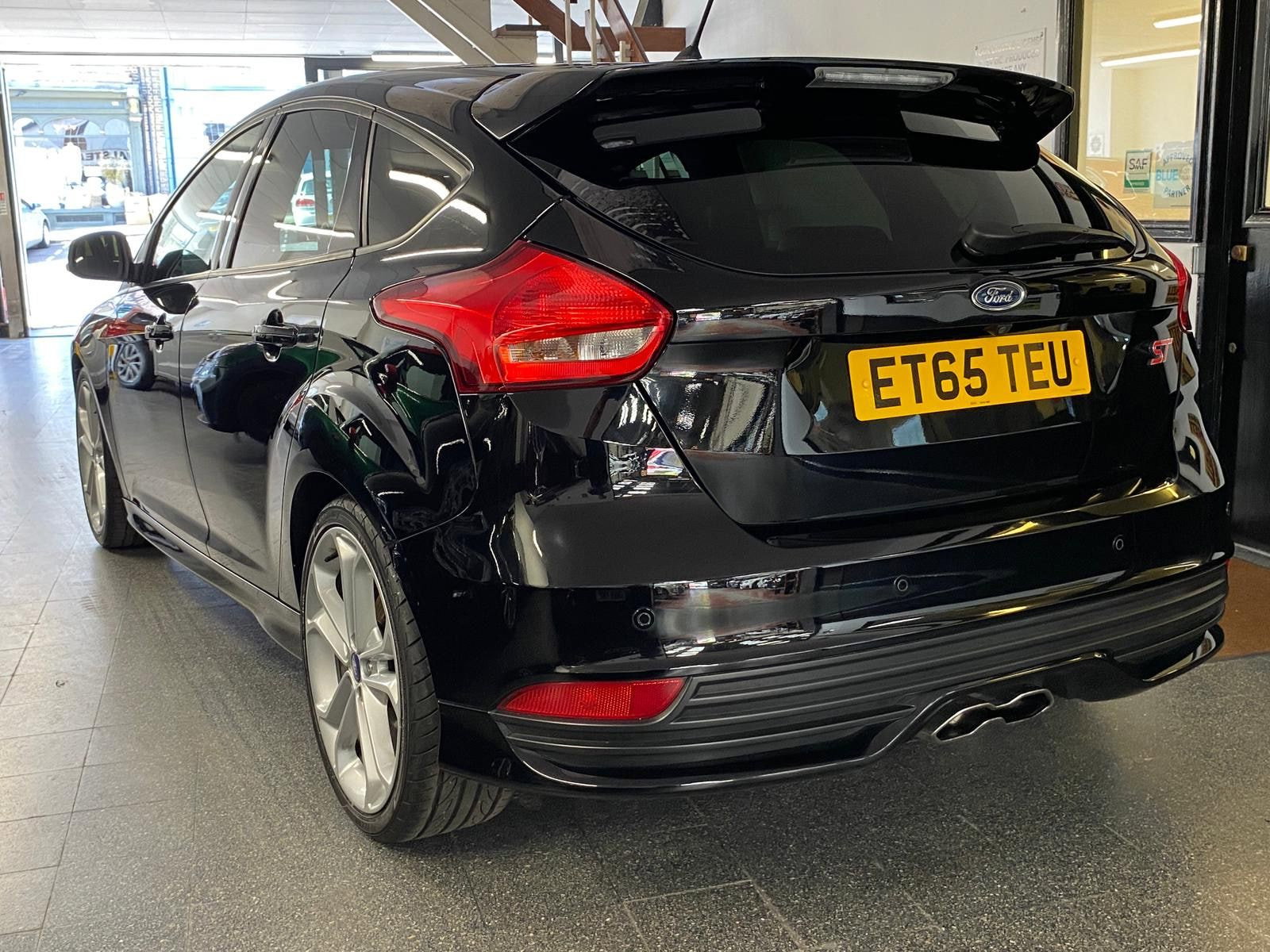 Ford Focus 2.0T EcoBoost ST-3 Hatchback 5dr Petrol Manual Euro 6 (s/s) (250 ps) 5dr Manual 2016