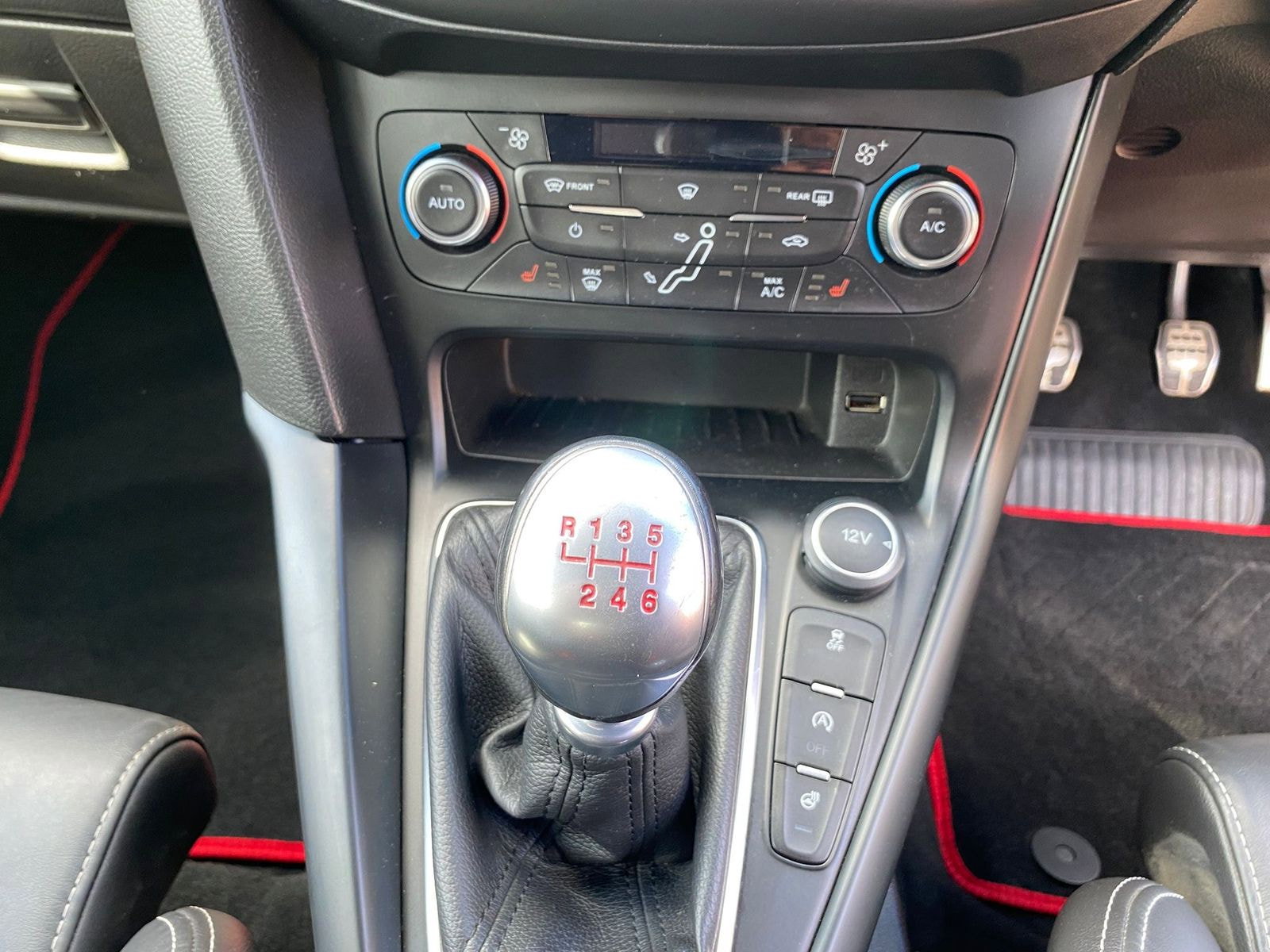 Ford Focus 2.0T EcoBoost ST-3 Hatchback 5dr Petrol Manual Euro 6 (s/s) (250 ps) 5dr Manual 2016