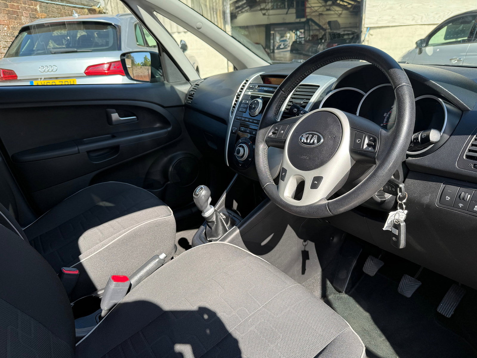 Kia Venga 1.4 CRDi 2 MPV 5dr Diesel Manual Euro 5 (89 bhp) 5dr Manual 2013