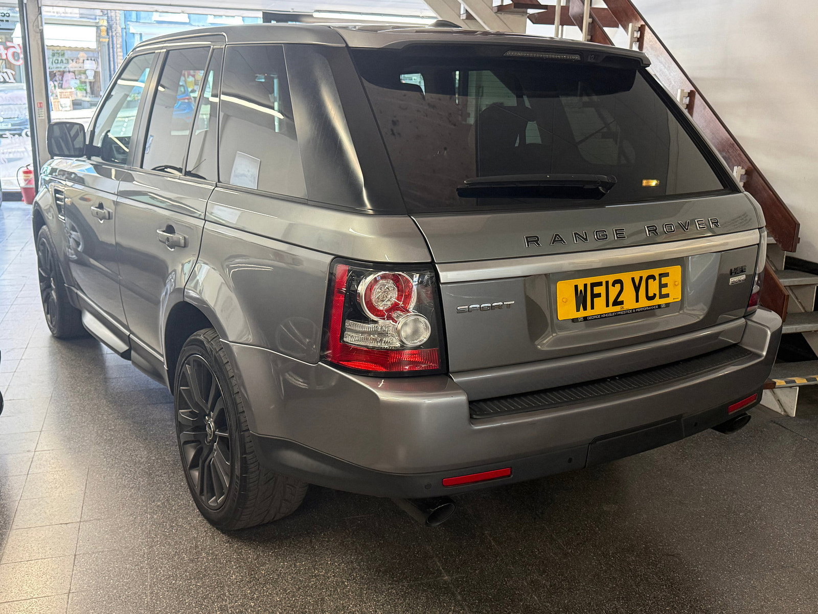 Land Rover Range Rover Sport 3.0 SD V6 HSE SUV 5dr Diesel Auto 4WD Euro 5 (255 bhp) 5dr Automatic 2012