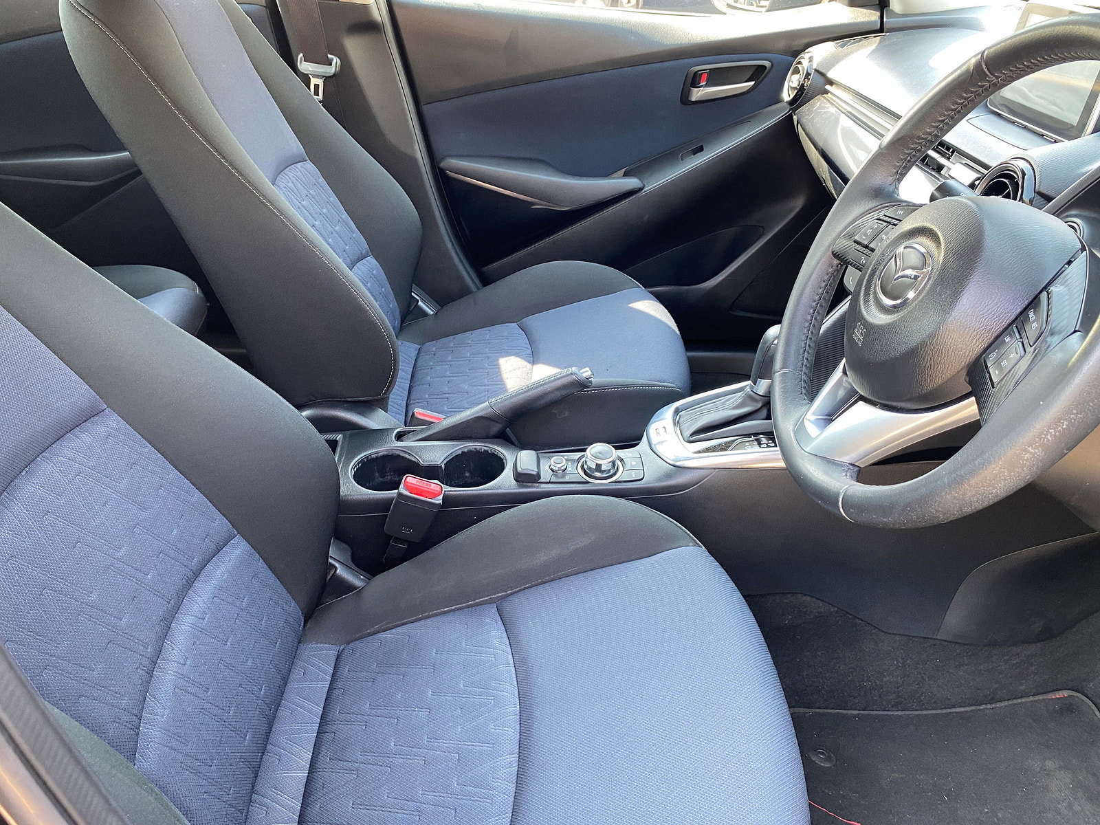 Mazda Mazda2 1.5 SKYACTIV-G SE-L Hatchback 5dr Petrol Auto Euro 6 (s/s) (90 ps) 5dr Automatic 2016