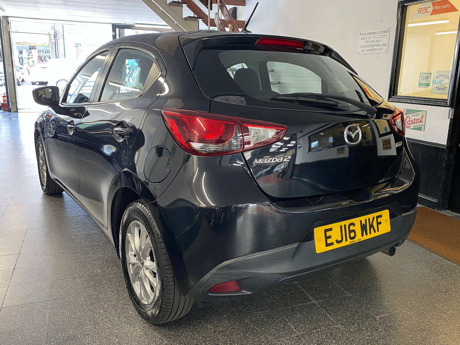 Mazda Mazda2 1.5 SKYACTIV-G SE-L Hatchback 5dr Petrol Auto Euro 6 (s/s) (90 ps) 5dr Automatic 2016