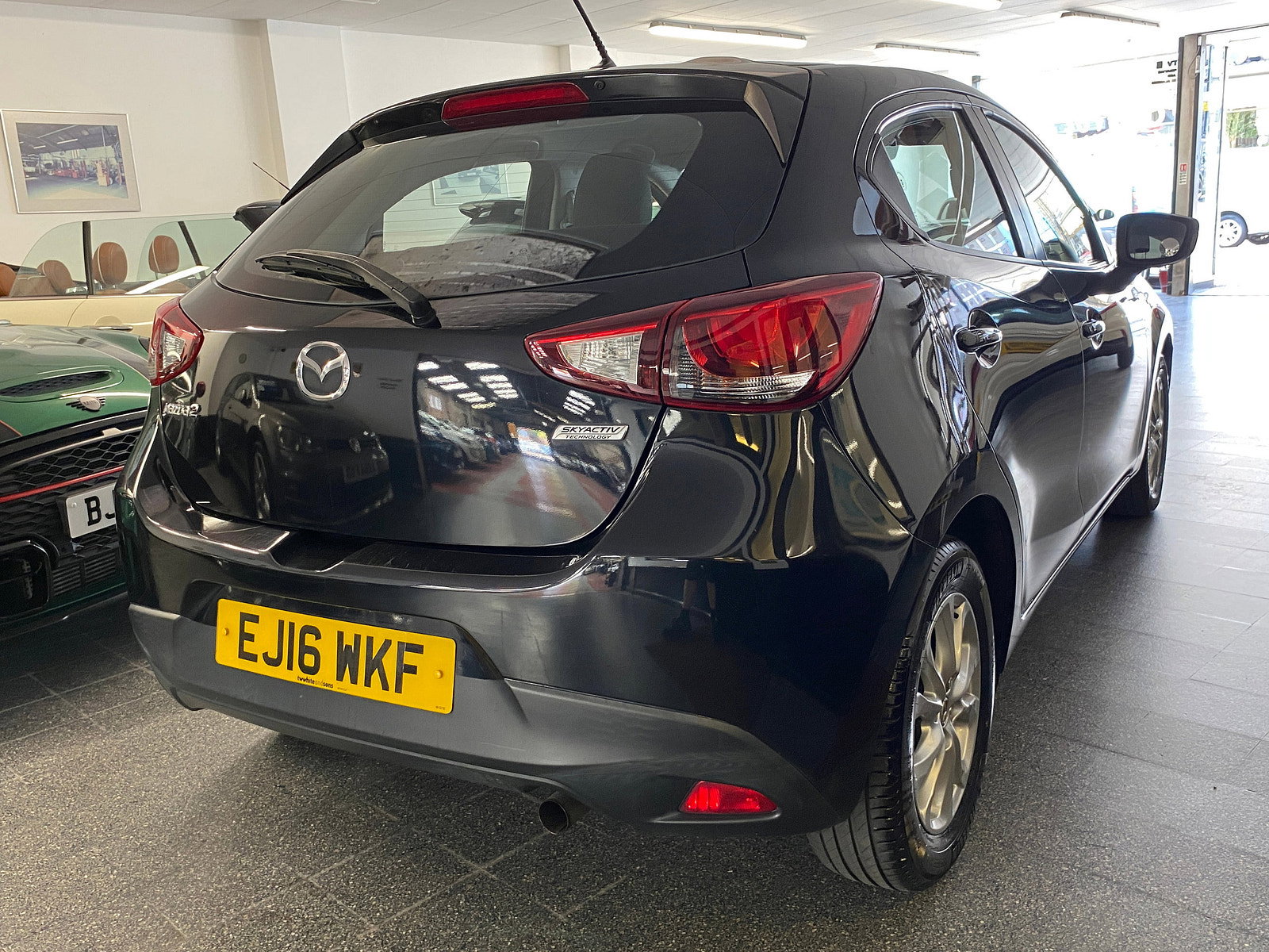 Mazda Mazda2 1.5 SKYACTIV-G SE-L Hatchback 5dr Petrol Auto Euro 6 (s/s) (90 ps) 5dr Automatic 2016