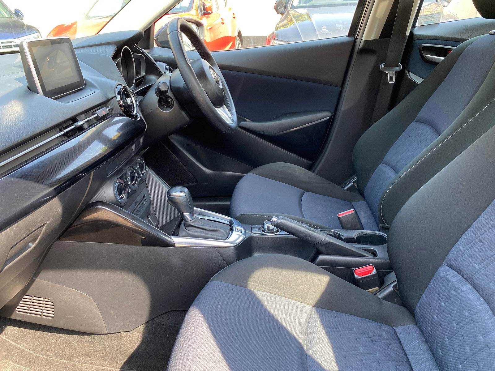 Mazda Mazda2 1.5 SKYACTIV-G SE-L Hatchback 5dr Petrol Auto Euro 6 (s/s) (90 ps) 5dr Automatic 2016