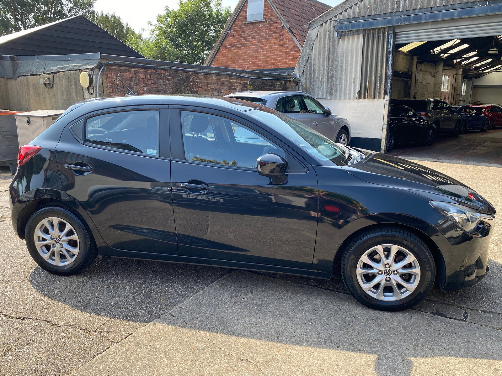 Mazda Mazda2 1.5 SKYACTIV-G SE-L Hatchback 5dr Petrol Auto Euro 6 (s/s) (90 ps) 5dr Automatic 2016