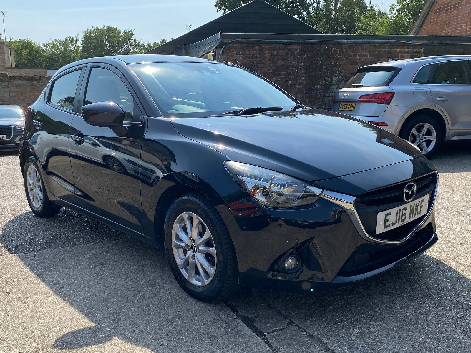 Mazda Mazda2 1.5 SKYACTIV-G SE-L Hatchback 5dr Petrol Auto Euro 6 (s/s) (90 ps) 5dr Automatic 2016