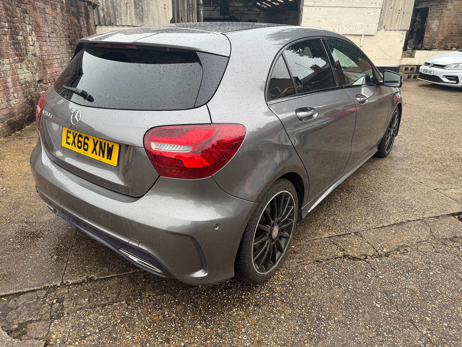 Mercedes-Benz A Class 2.1 A200d AMG Line (Premium Plus) Hatchback 5dr Diesel 7G-DCT Euro 6 (s/s) (136 ps) 5dr Automatic 2016