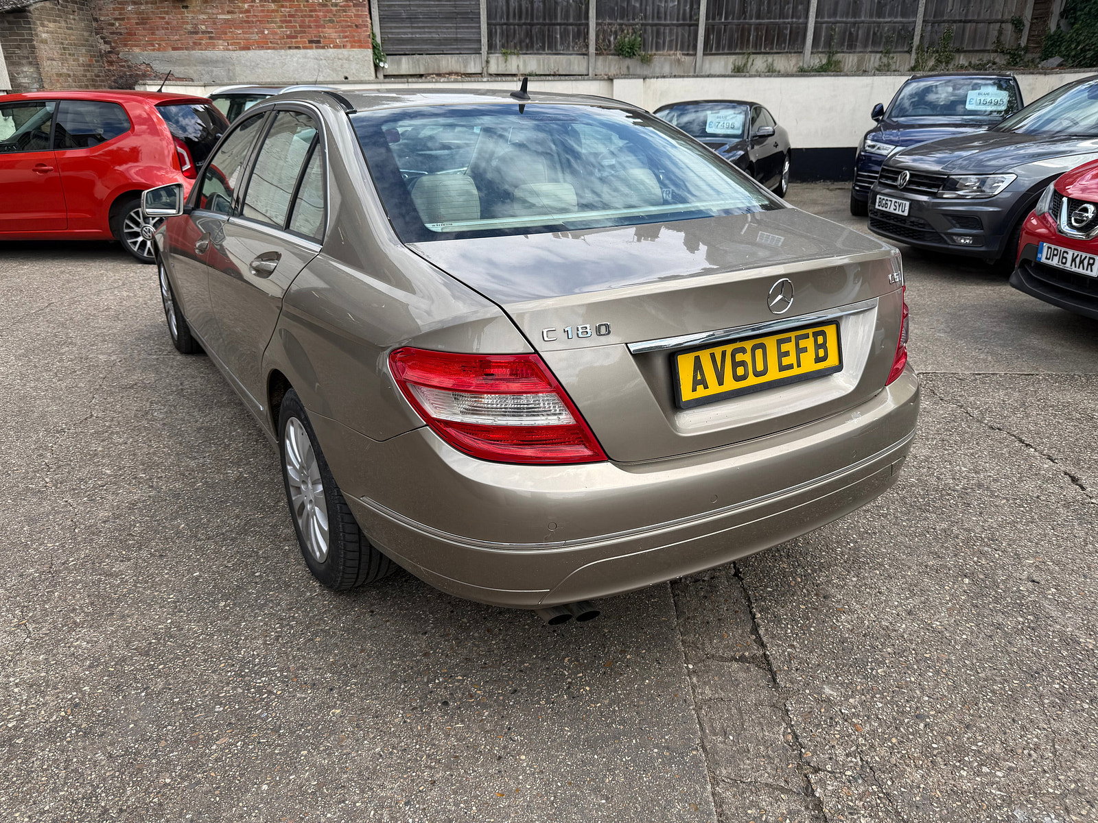 Mercedes-Benz C Class 1.8 C180 BlueEfficiency Elegance Saloon 4dr Petrol Auto Euro 5 (156 ps) 4dr Automatic 2010