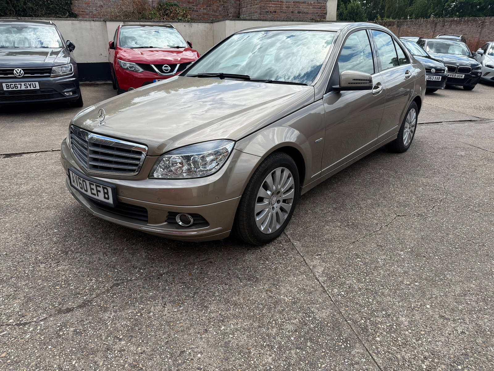 Mercedes-Benz C Class 1.8 C180 BlueEfficiency Elegance Saloon 4dr Petrol Auto Euro 5 (156 ps) 4dr Automatic 2010