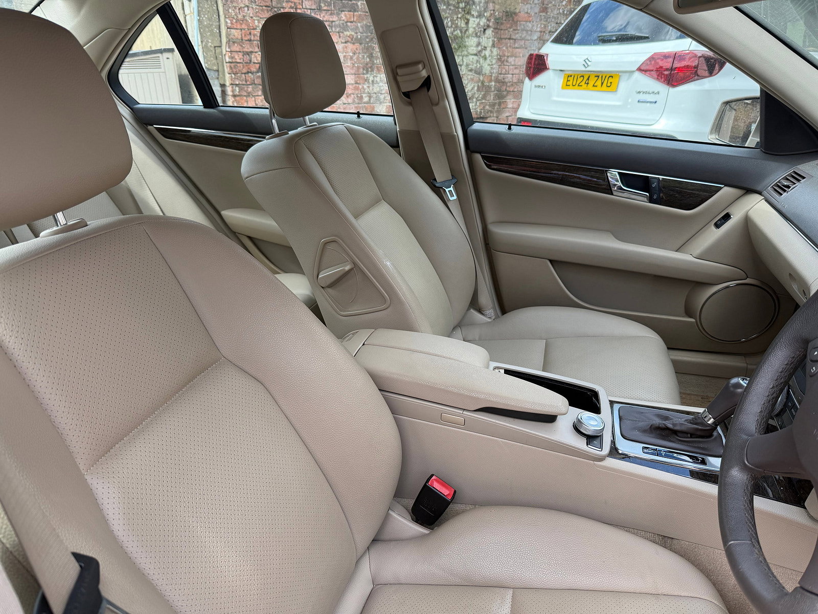 Mercedes-Benz C Class 1.8 C180 BlueEfficiency Elegance Saloon 4dr Petrol Auto Euro 5 (156 ps) 4dr Automatic 2010