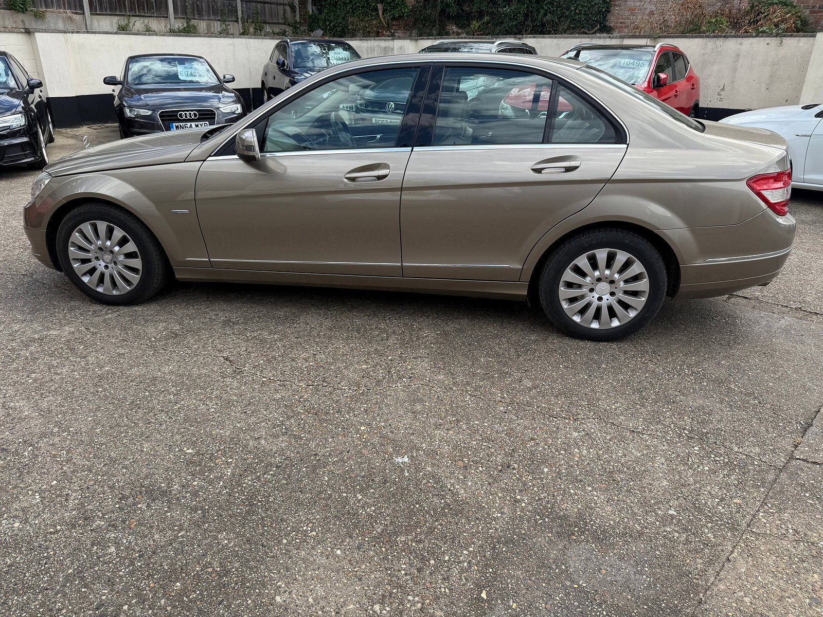 Mercedes-Benz C Class 1.8 C180 BlueEfficiency Elegance Saloon 4dr Petrol Auto Euro 5 (156 ps) 4dr Automatic 2010