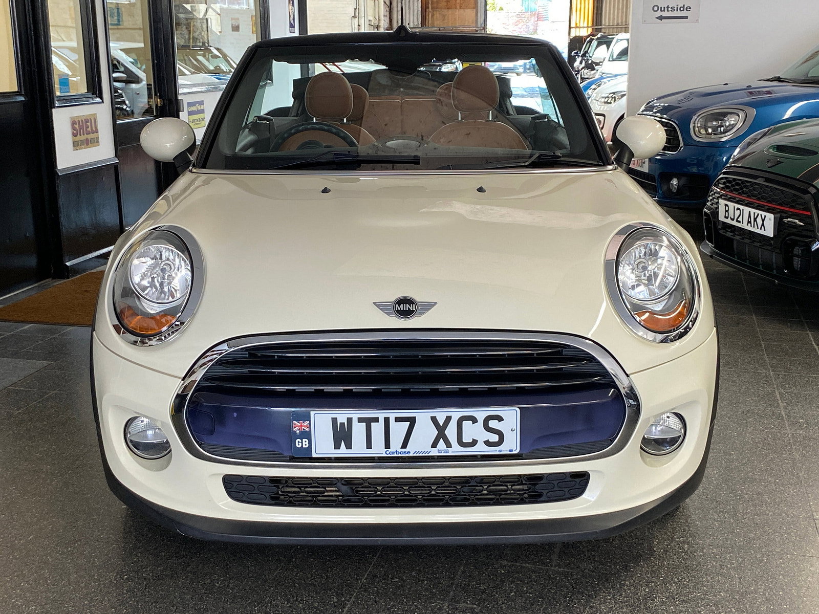 MINI Convertible 1.5 Cooper Convertible 2dr Petrol Auto Euro 6 (s/s) (136 ps) 2dr Automatic 2017