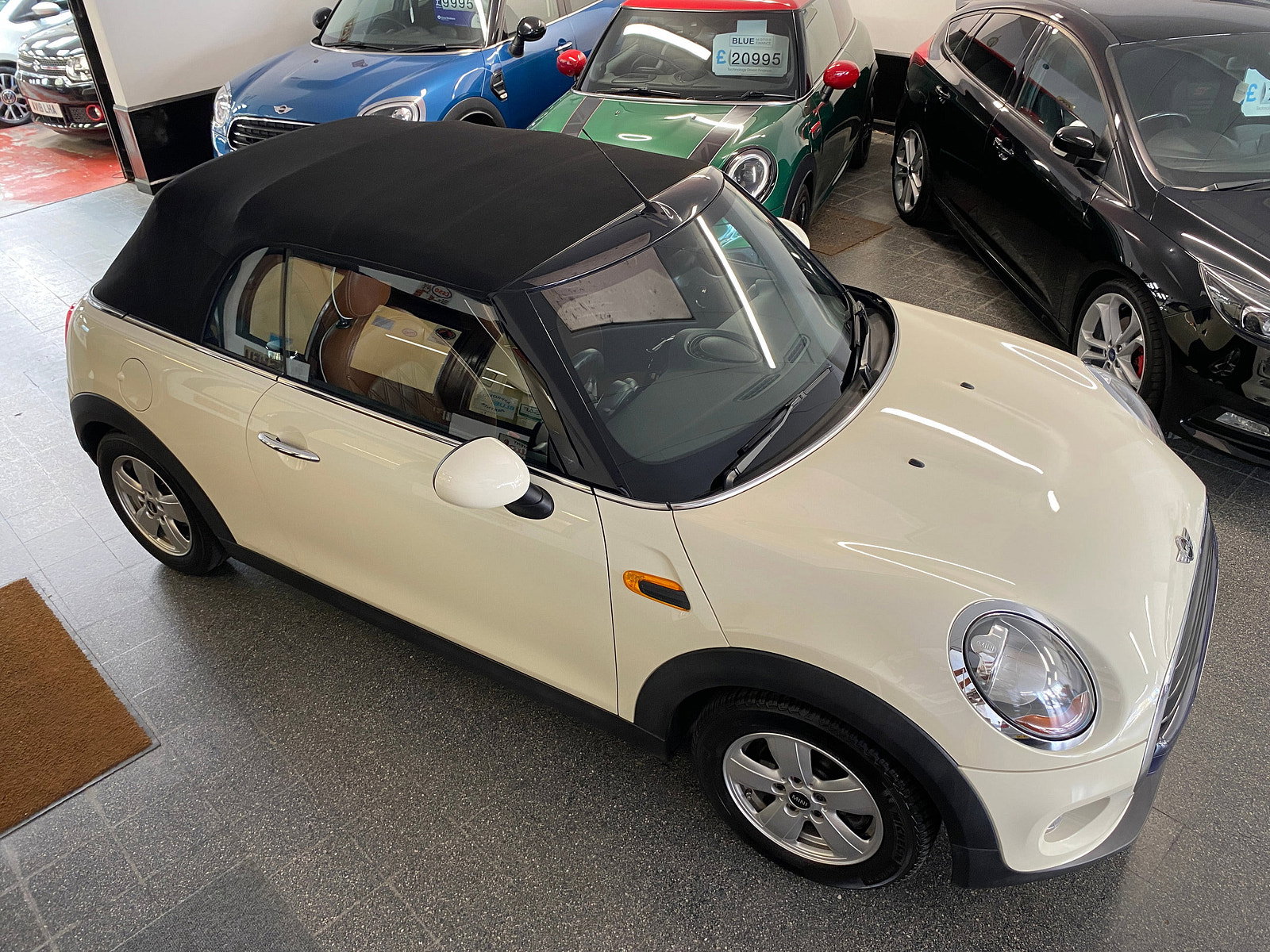 MINI Convertible 1.5 Cooper Convertible 2dr Petrol Auto Euro 6 (s/s) (136 ps) 2dr Automatic 2017