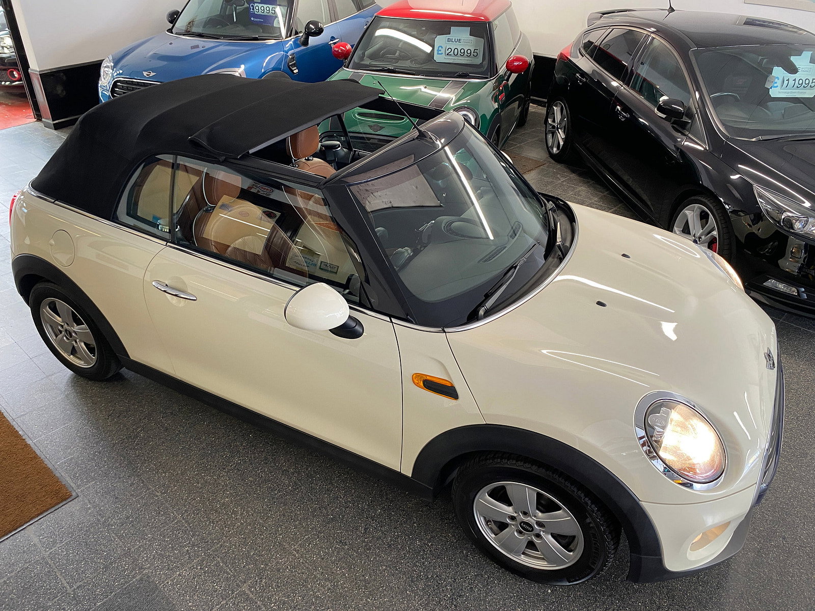 MINI Convertible 1.5 Cooper Convertible 2dr Petrol Auto Euro 6 (s/s) (136 ps) 2dr Automatic 2017