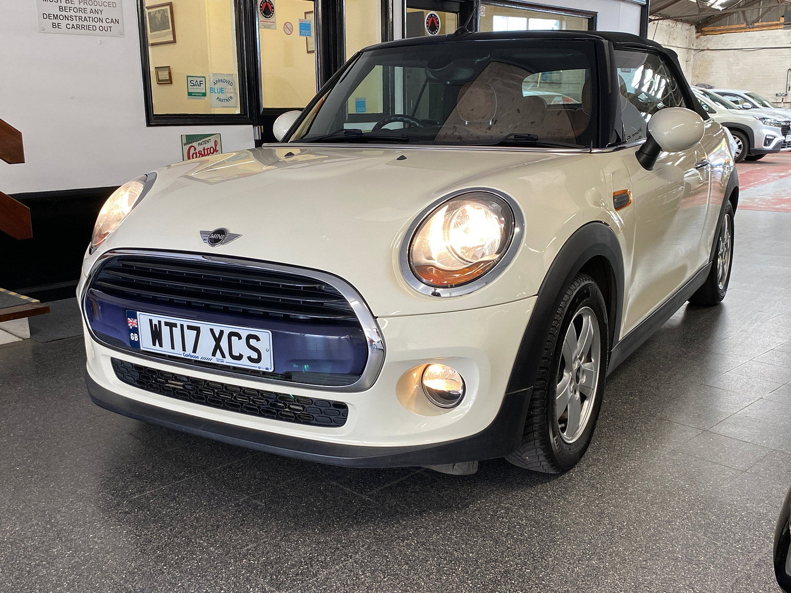 MINI Convertible 1.5 Cooper Convertible 2dr Petrol Auto Euro 6 (s/s) (136 ps) 2dr Automatic 2017