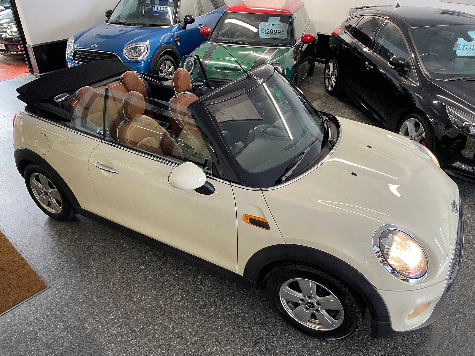 MINI Convertible 1.5 Cooper Convertible 2dr Petrol Auto Euro 6 (s/s) (136 ps) 2dr Automatic 2017