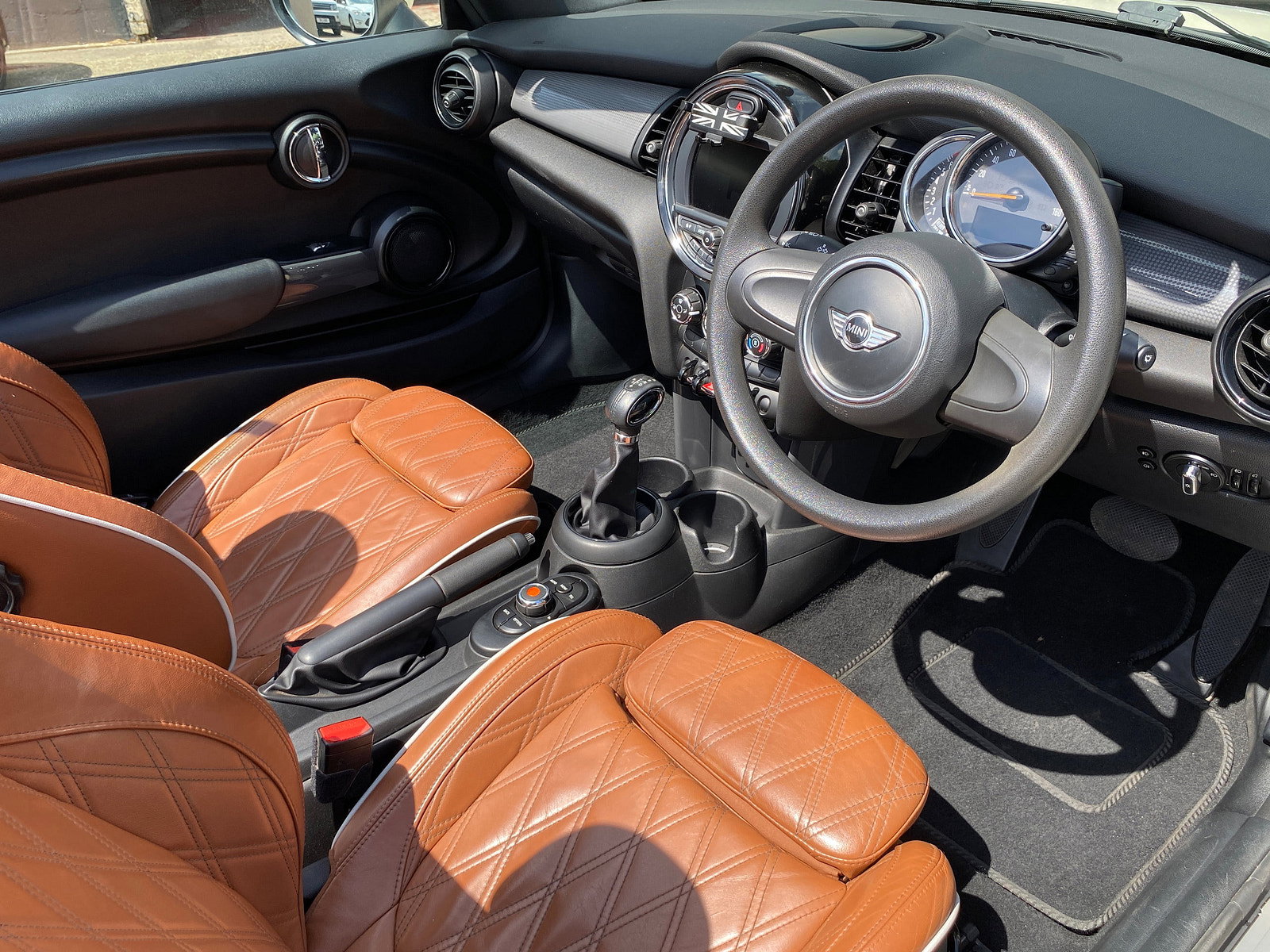 MINI Convertible 1.5 Cooper Convertible 2dr Petrol Auto Euro 6 (s/s) (136 ps) 2dr Automatic 2017