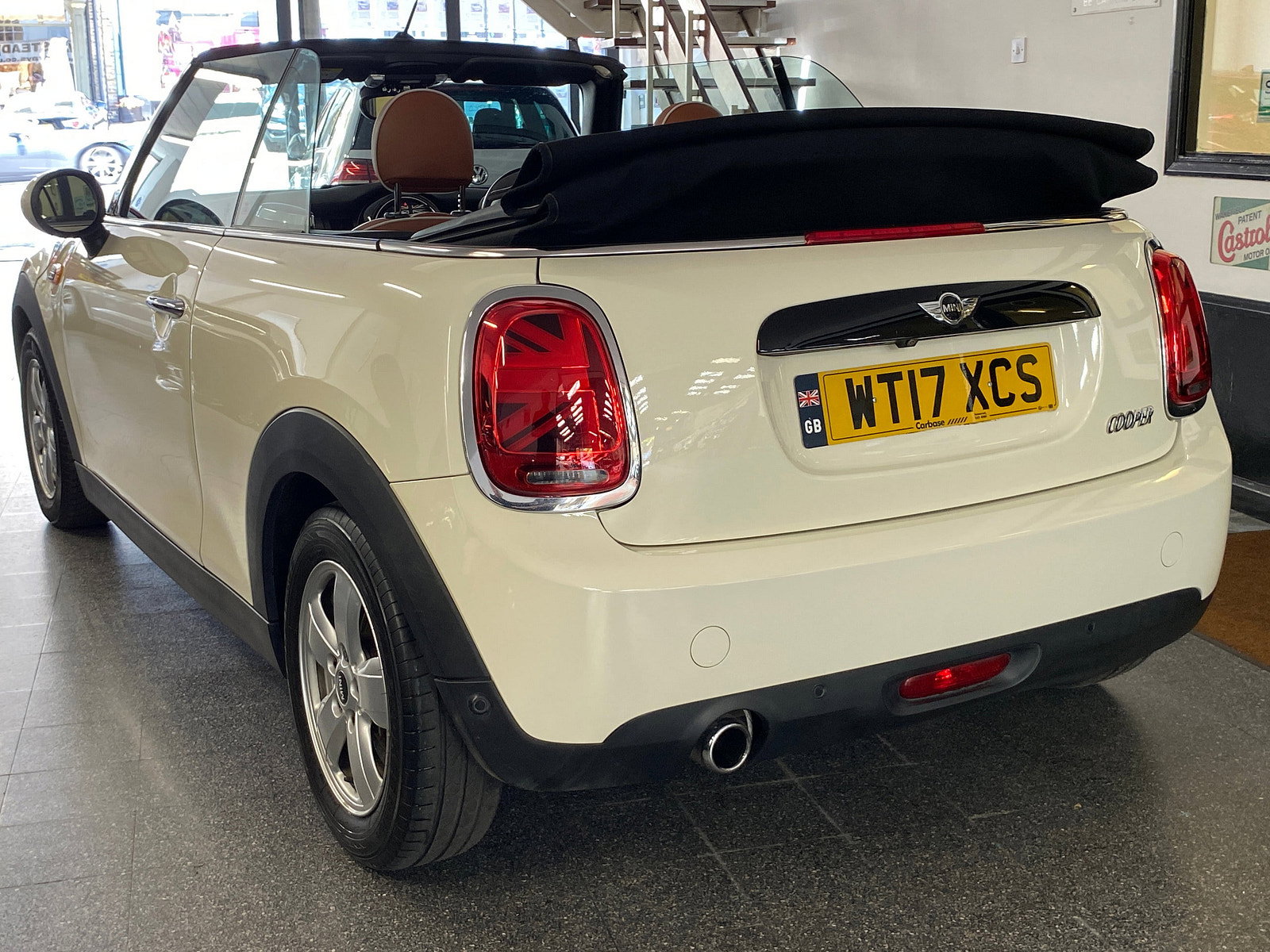 MINI Convertible 1.5 Cooper Convertible 2dr Petrol Auto Euro 6 (s/s) (136 ps) 2dr Automatic 2017