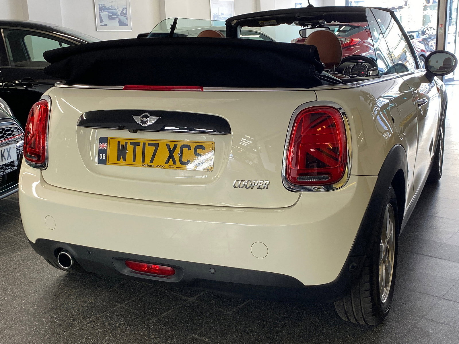 MINI Convertible 1.5 Cooper Convertible 2dr Petrol Auto Euro 6 (s/s) (136 ps) 2dr Automatic 2017