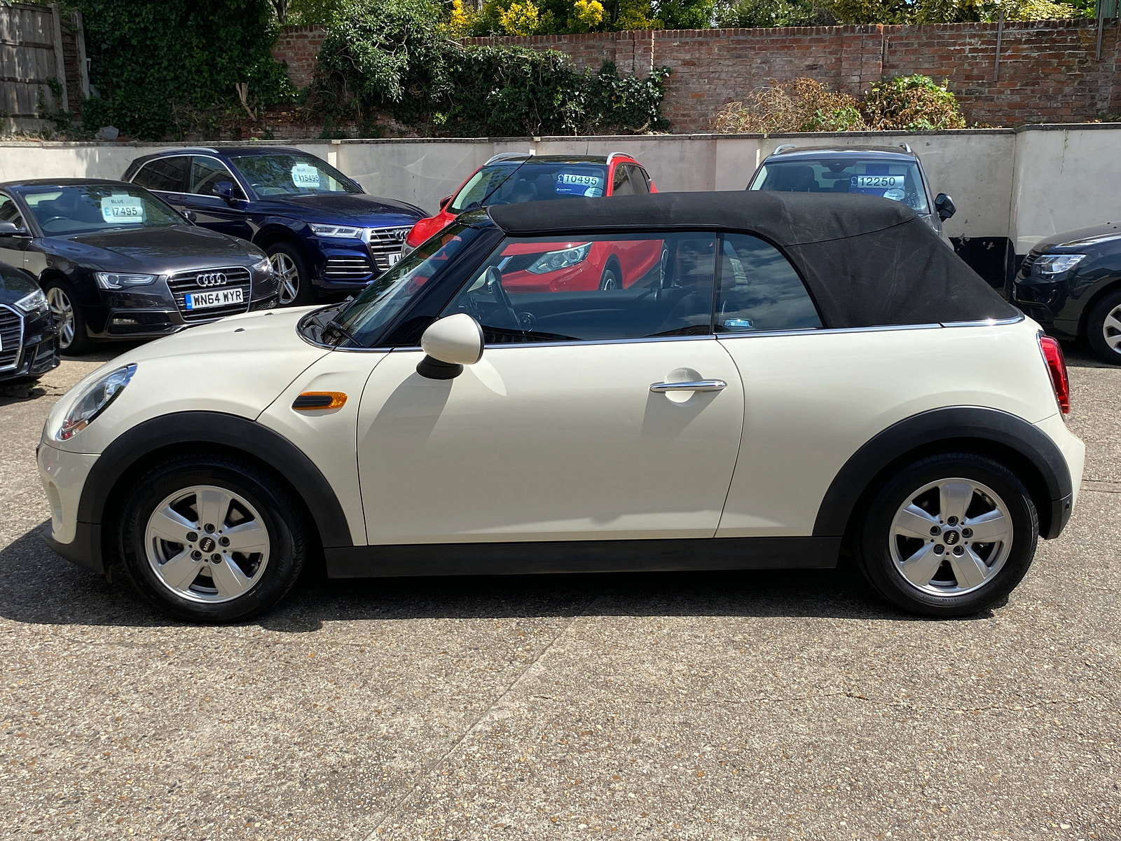 MINI Convertible 1.5 Cooper Convertible 2dr Petrol Auto Euro 6 (s/s) (136 ps) 2dr Automatic 2017