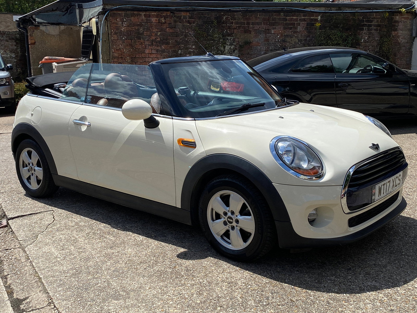 MINI Convertible 1.5 Cooper Convertible 2dr Petrol Auto Euro 6 (s/s) (136 ps) 2dr Automatic 2017