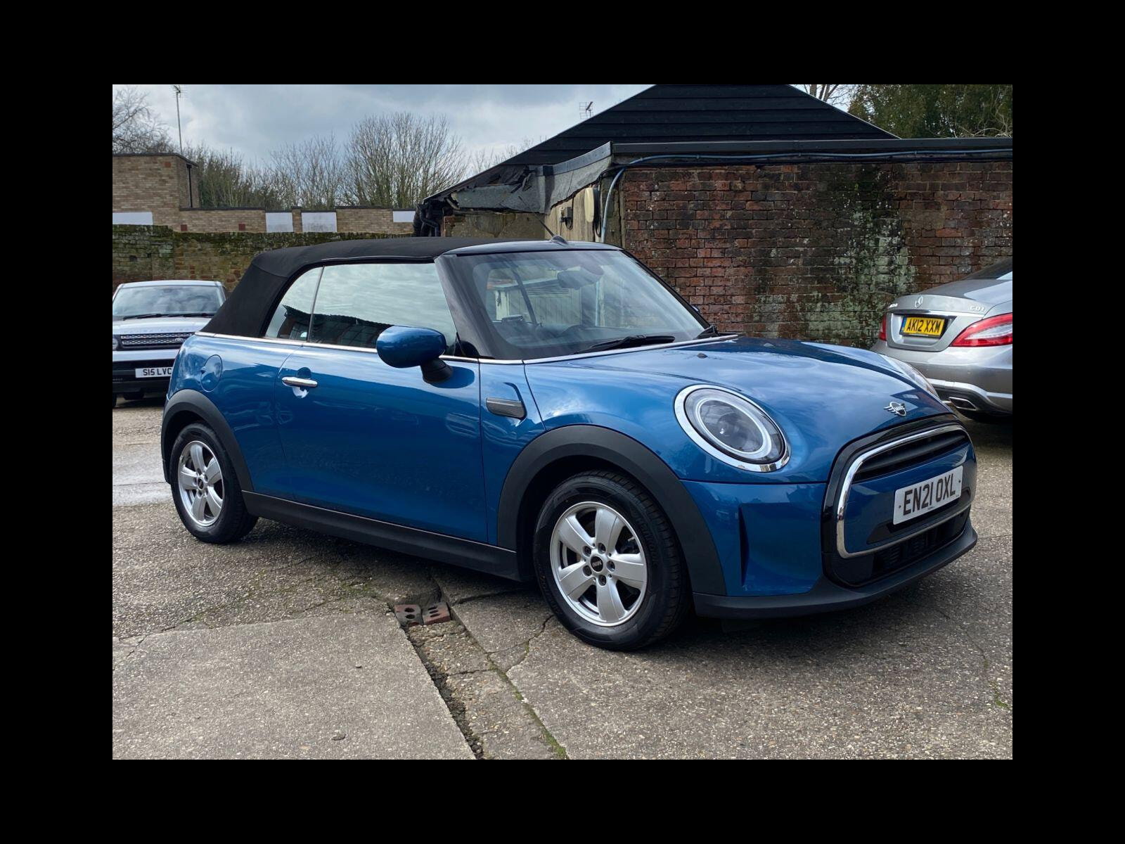 MINI Convertible 1.5 Cooper Classic Convertible 2dr Petrol Steptronic Euro 6 (s/s) (136 ps) 1 owner with full service history 2dr Automatic 2021