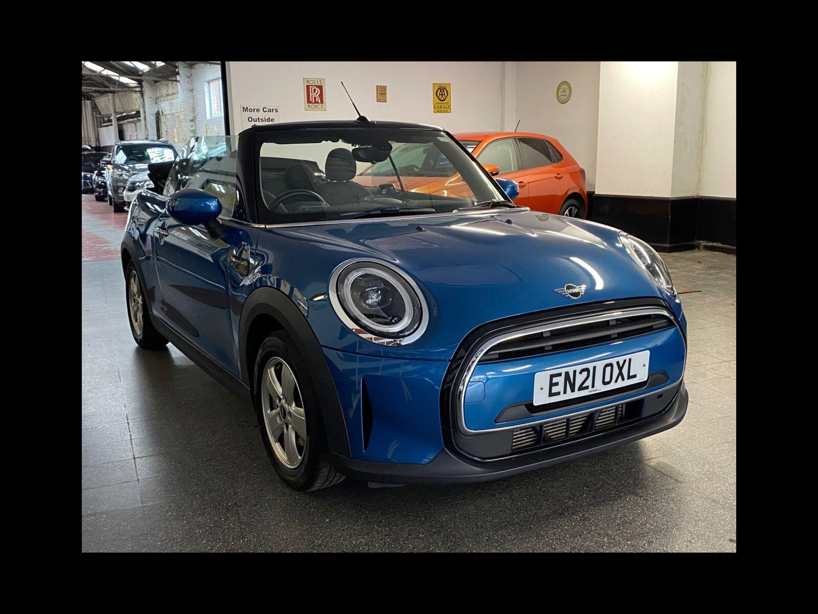 MINI Convertible 1.5 Cooper Classic Convertible 2dr Petrol Steptronic Euro 6 (s/s) (136 ps) 1 owner with full service history 2dr Automatic 2021