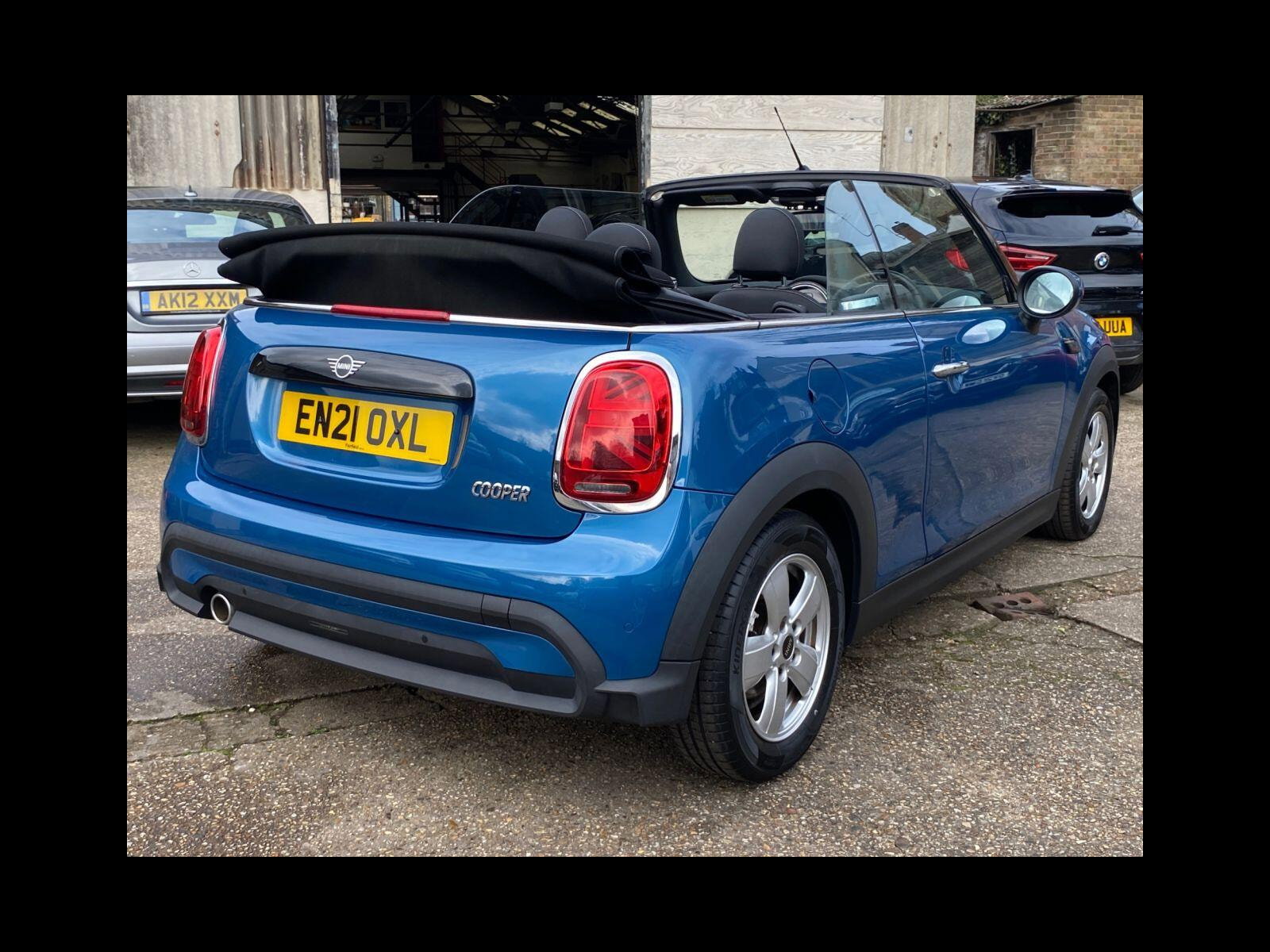 MINI Convertible 1.5 Cooper Classic Convertible 2dr Petrol Steptronic Euro 6 (s/s) (136 ps) 1 owner with full service history 2dr Automatic 2021
