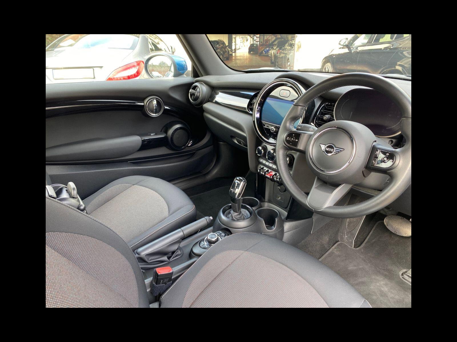 MINI Convertible 1.5 Cooper Classic Convertible 2dr Petrol Steptronic Euro 6 (s/s) (136 ps) 1 owner with full service history 2dr Automatic 2021