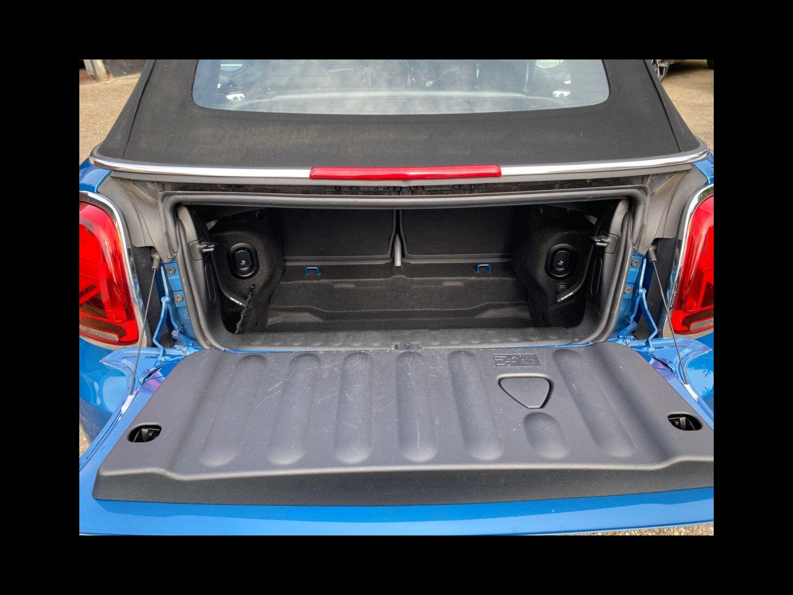MINI Convertible 1.5 Cooper Classic Convertible 2dr Petrol Steptronic Euro 6 (s/s) (136 ps) 1 owner with full service history 2dr Automatic 2021
