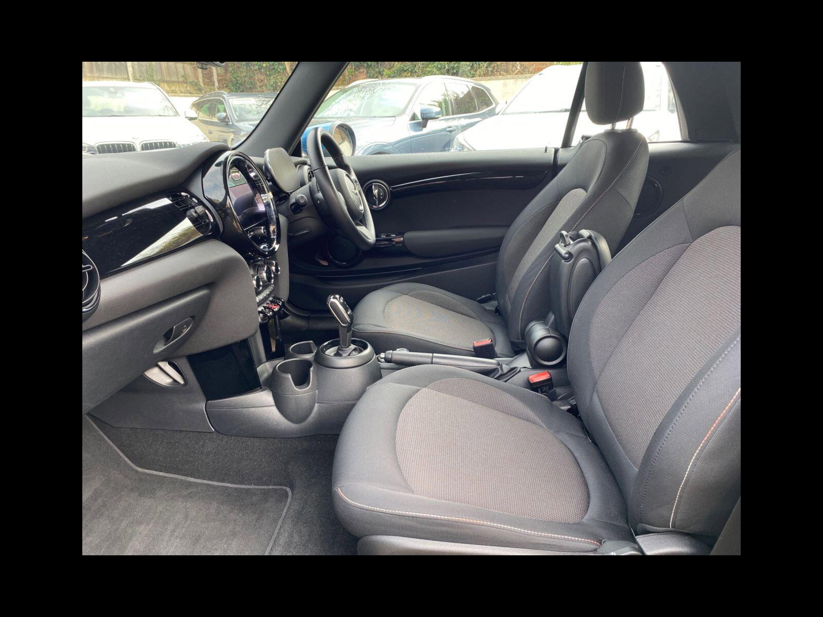 MINI Convertible 1.5 Cooper Classic Convertible 2dr Petrol Steptronic Euro 6 (s/s) (136 ps) 1 owner with full service history 2dr Automatic 2021