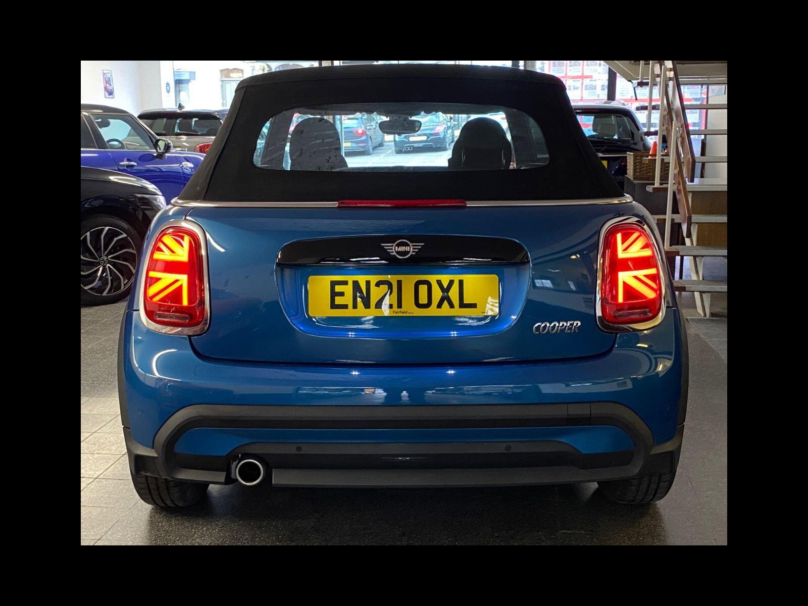 MINI Convertible 1.5 Cooper Classic Convertible 2dr Petrol Steptronic Euro 6 (s/s) (136 ps) 1 owner with full service history 2dr Automatic 2021
