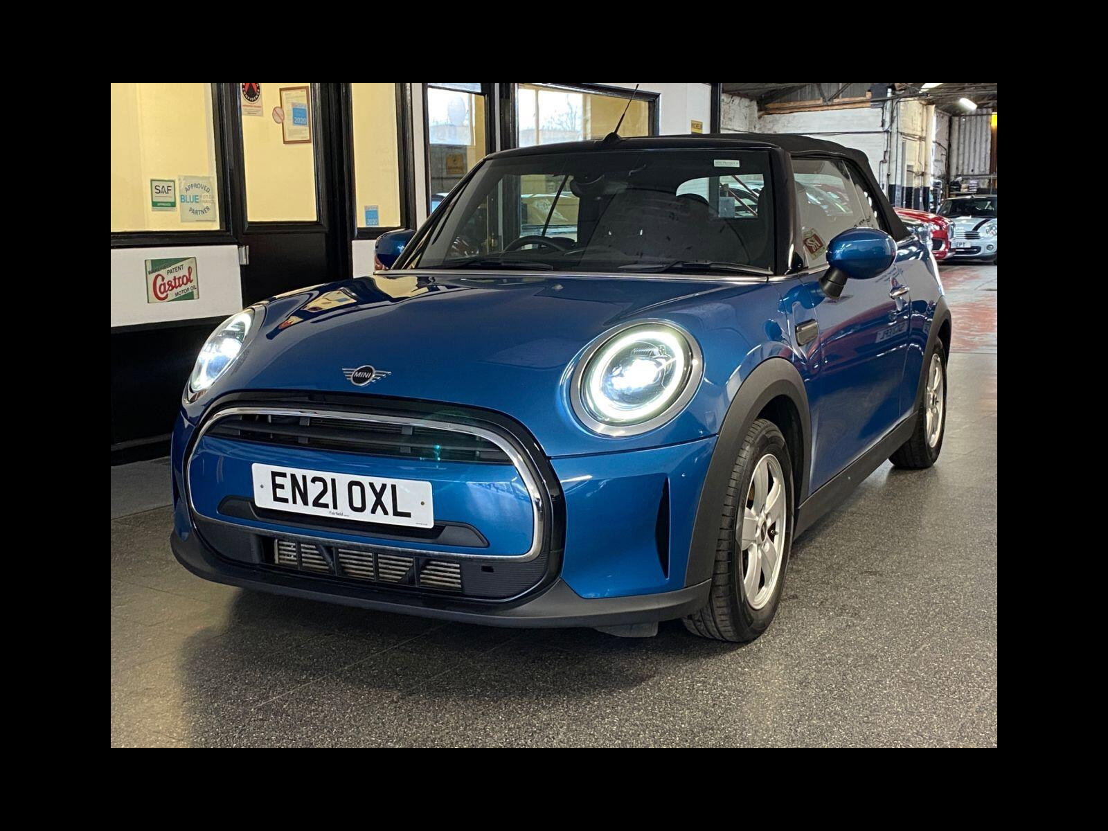 MINI Convertible 1.5 Cooper Classic Convertible 2dr Petrol Steptronic Euro 6 (s/s) (136 ps) 1 owner with full service history 2dr Automatic 2021