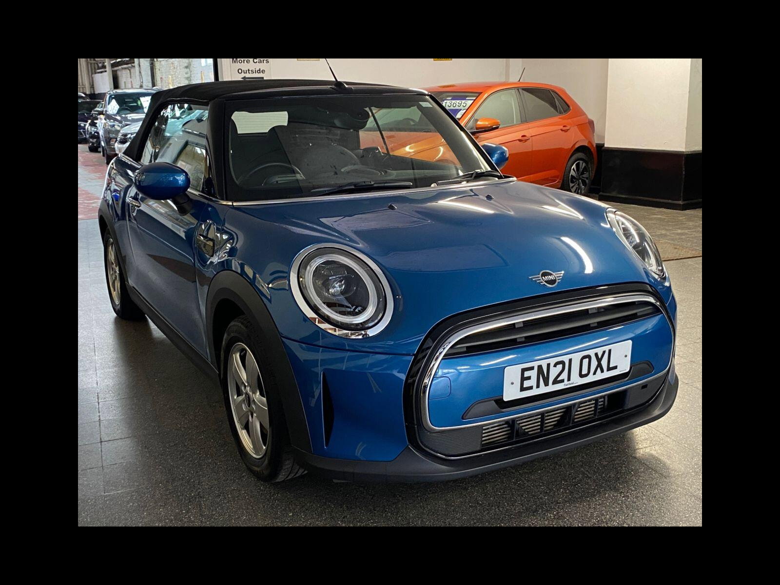 MINI Convertible 1.5 Cooper Classic Convertible 2dr Petrol Steptronic Euro 6 (s/s) (136 ps) 1 owner with full service history 2dr Automatic 2021