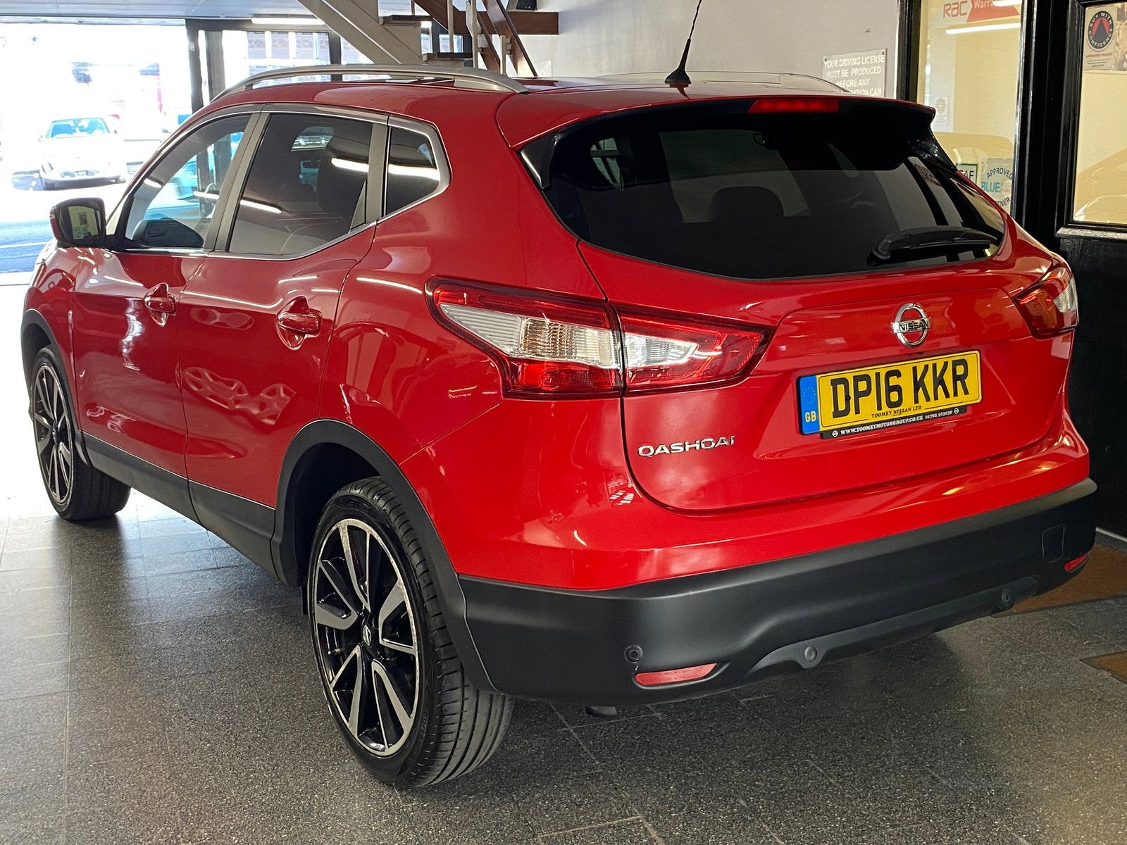 Nissan Qashqai 1.2 DIG-T Tekna SUV 5dr Petrol XTRON 2WD Euro 6 (s/s) (115 ps) 5dr Automatic 2016