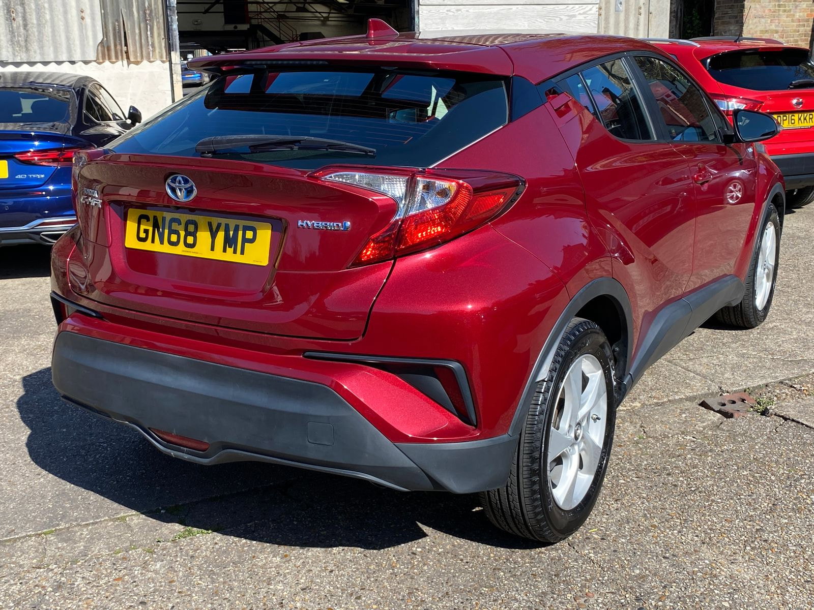 Toyota C-HR 1.8 VVT-h Icon SUV 5dr Petrol Hybrid CVT Euro 6 (s/s) (122 ps) 5dr Automatic 2018
