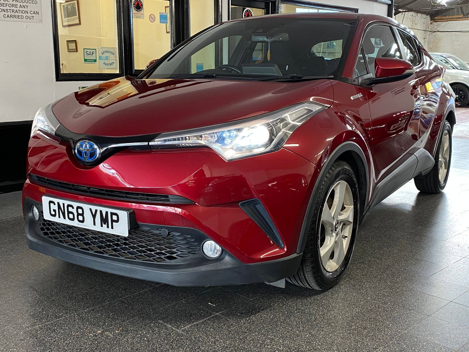 Toyota C-HR 1.8 VVT-h Icon SUV 5dr Petrol Hybrid CVT Euro 6 (s/s) (122 ps) 5dr Automatic 2018