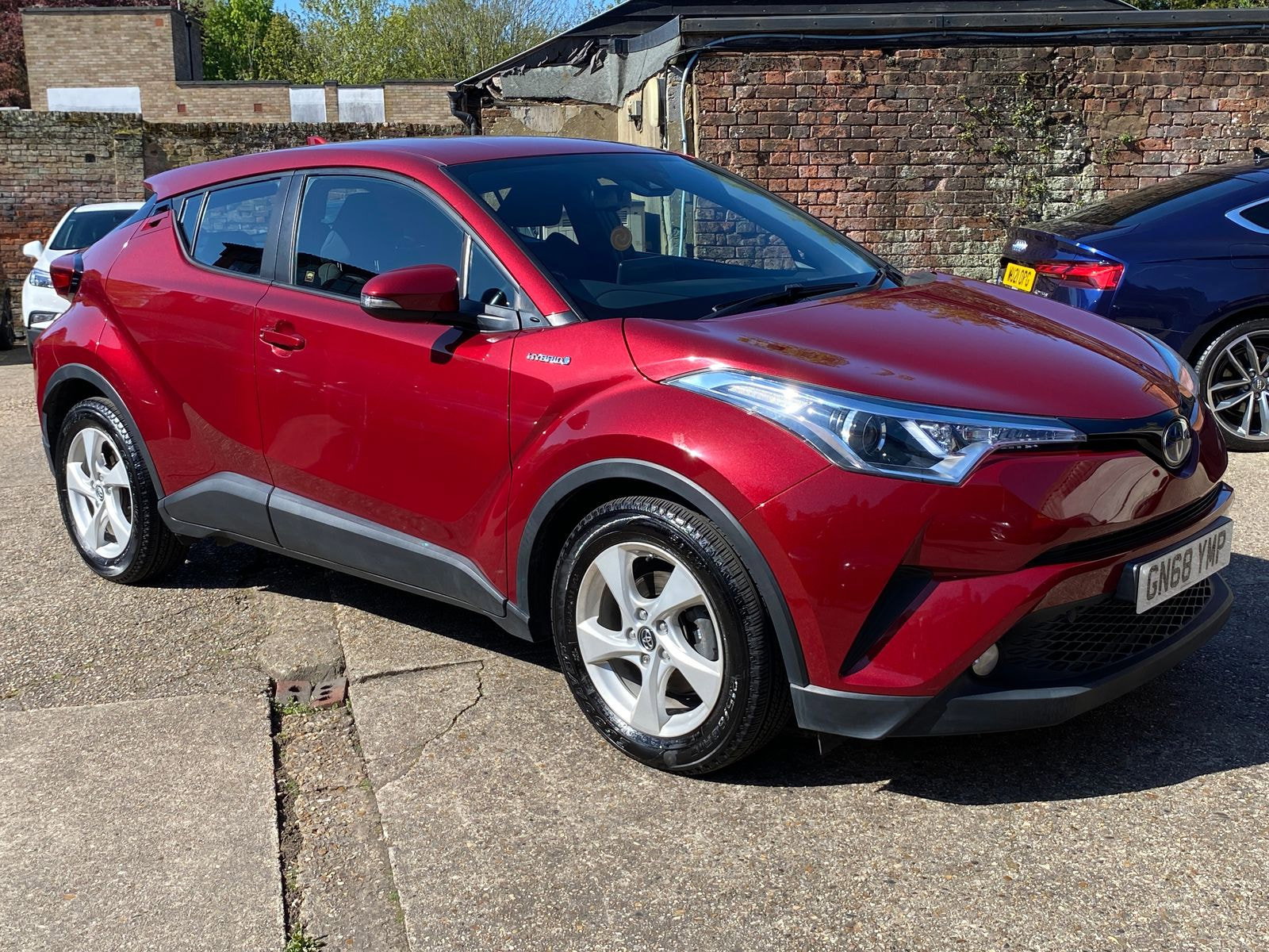 Toyota C-HR 1.8 VVT-h Icon SUV 5dr Petrol Hybrid CVT Euro 6 (s/s) (122 ps) 5dr Automatic 2018