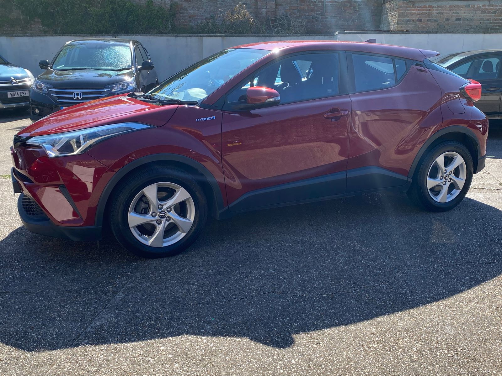 Toyota C-HR 1.8 VVT-h Icon SUV 5dr Petrol Hybrid CVT Euro 6 (s/s) (122 ps) 5dr Automatic 2018