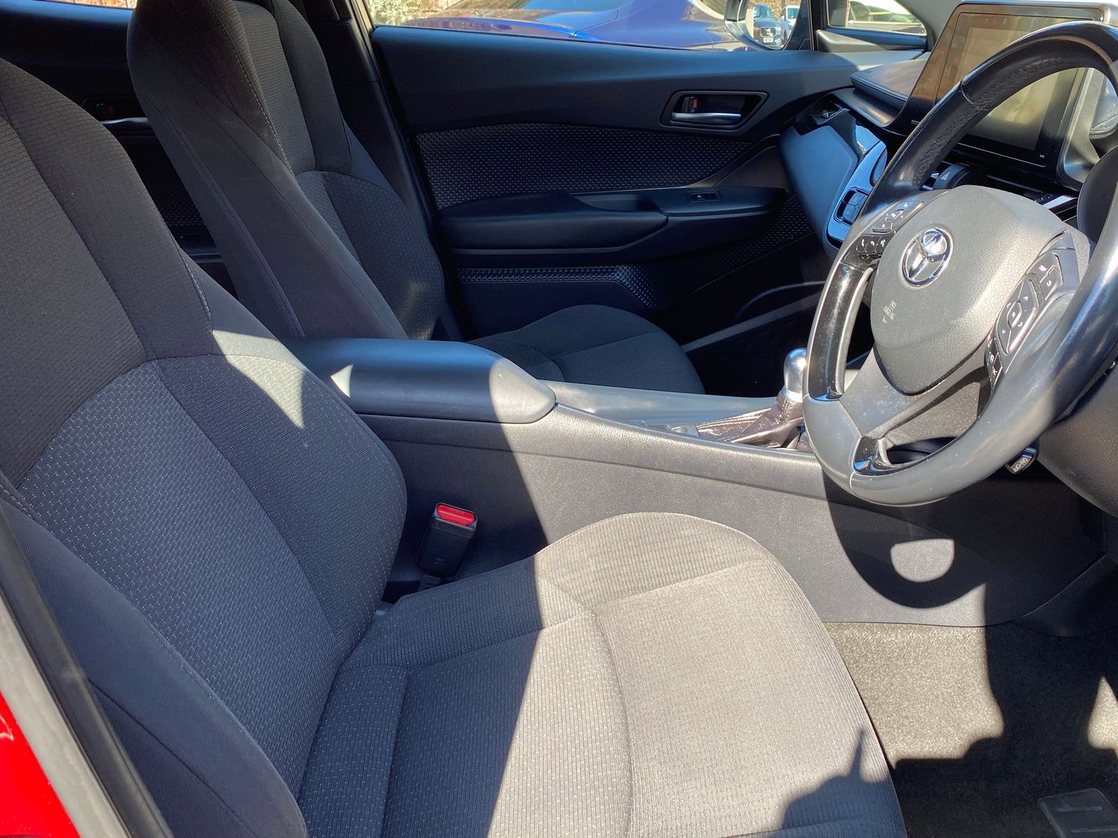 Toyota C-HR 1.8 VVT-h Icon SUV 5dr Petrol Hybrid CVT Euro 6 (s/s) (122 ps) 5dr Automatic 2018