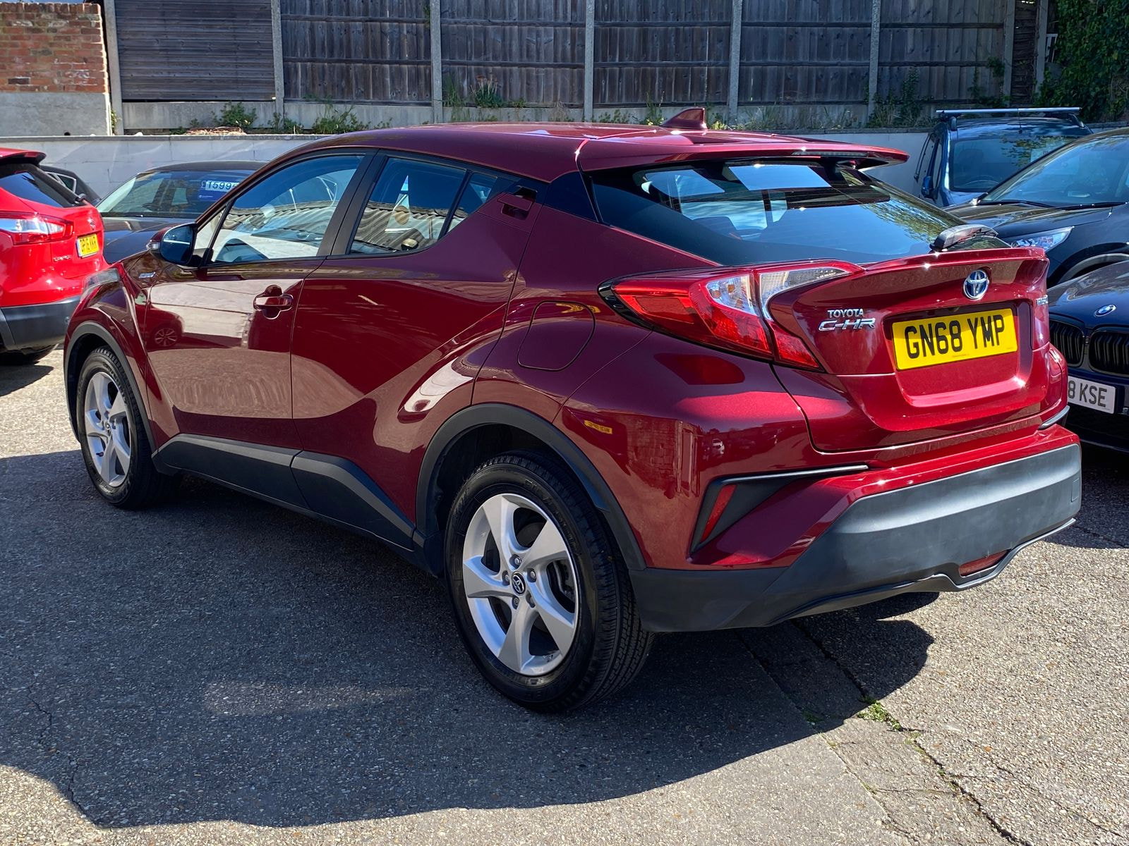 Toyota C-HR 1.8 VVT-h Icon SUV 5dr Petrol Hybrid CVT Euro 6 (s/s) (122 ps) 5dr Automatic 2018