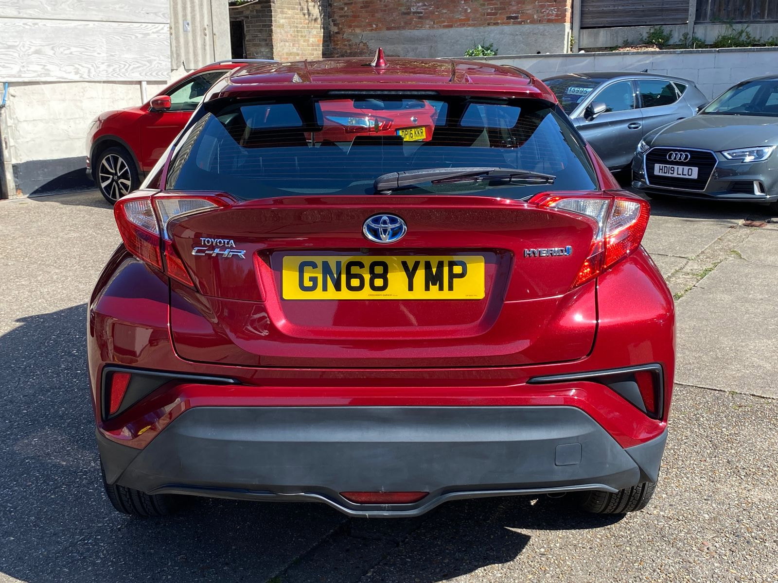Toyota C-HR 1.8 VVT-h Icon SUV 5dr Petrol Hybrid CVT Euro 6 (s/s) (122 ps) 5dr Automatic 2018