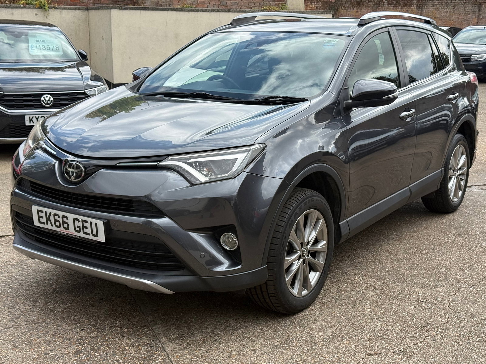 Toyota RAV4 2.0 V-Matic Excel SUV 5dr Petrol CVT 4WD Euro 6 (s/s) (Safety Sense, Nav) (151 ps) 5dr Automatic 2016