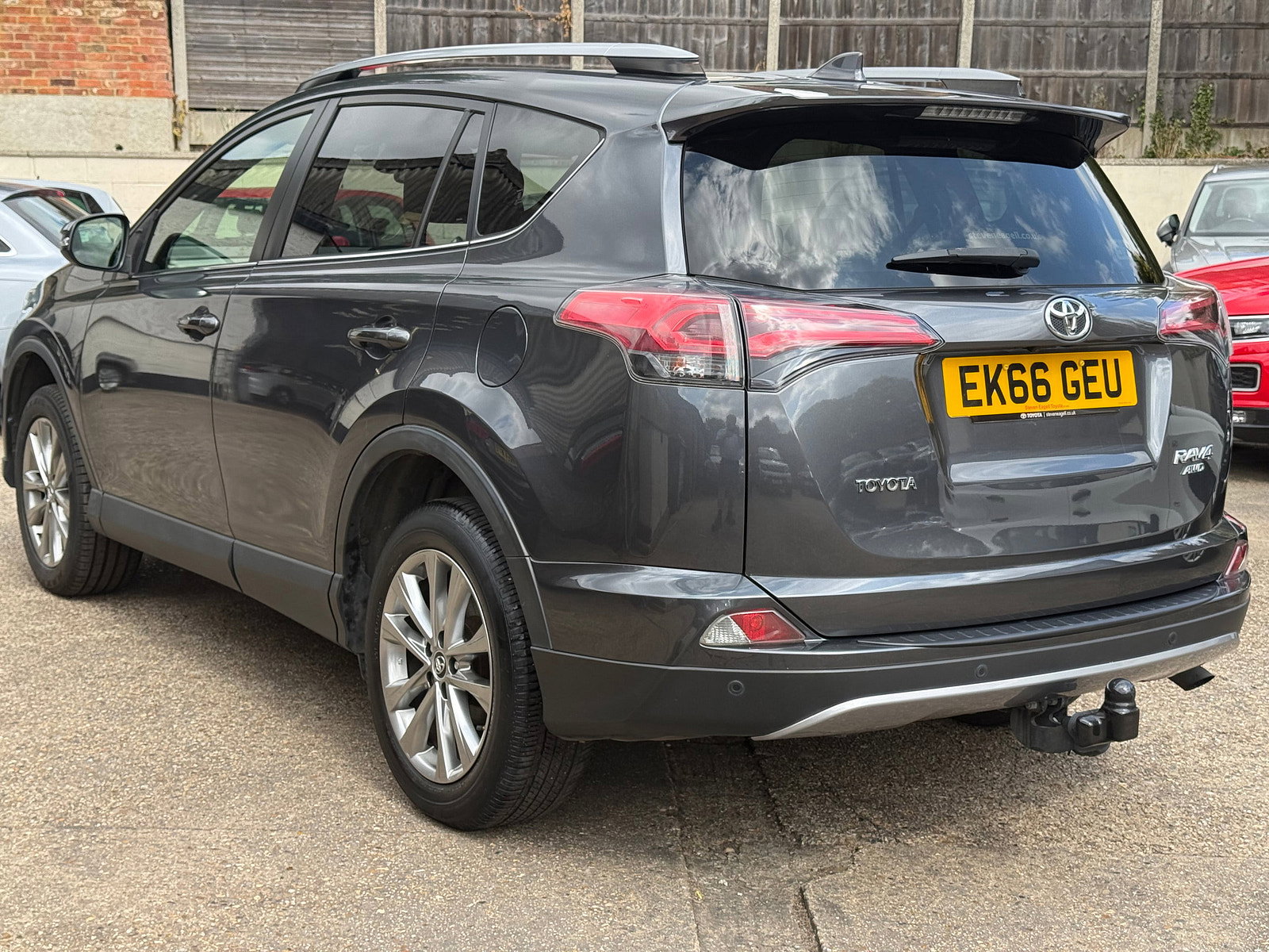Toyota RAV4 2.0 V-Matic Excel SUV 5dr Petrol CVT 4WD Euro 6 (s/s) (Safety Sense, Nav) (151 ps) 5dr Automatic 2016