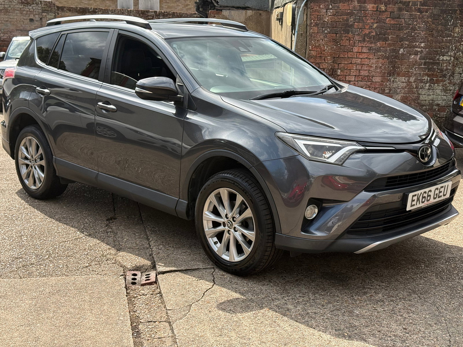 Toyota RAV4 2.0 V-Matic Excel SUV 5dr Petrol CVT 4WD Euro 6 (s/s) (Safety Sense, Nav) (151 ps) 5dr Automatic 2016