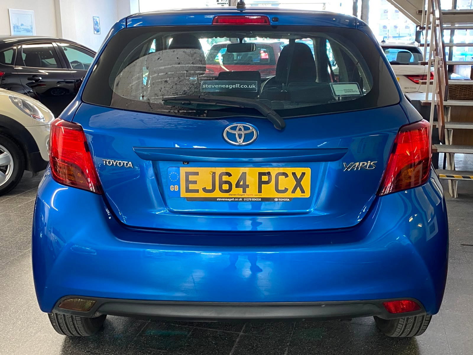 Toyota Yaris 1.33 Dual VVT-i Icon Hatchback 5dr Petrol Manual Euro 5 Euro 5 (99 ps) 5dr Manual 2014
