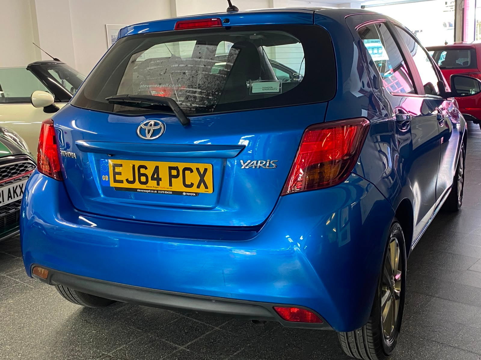 Toyota Yaris 1.33 Dual VVT-i Icon Hatchback 5dr Petrol Manual Euro 5 Euro 5 (99 ps) 5dr Manual 2014