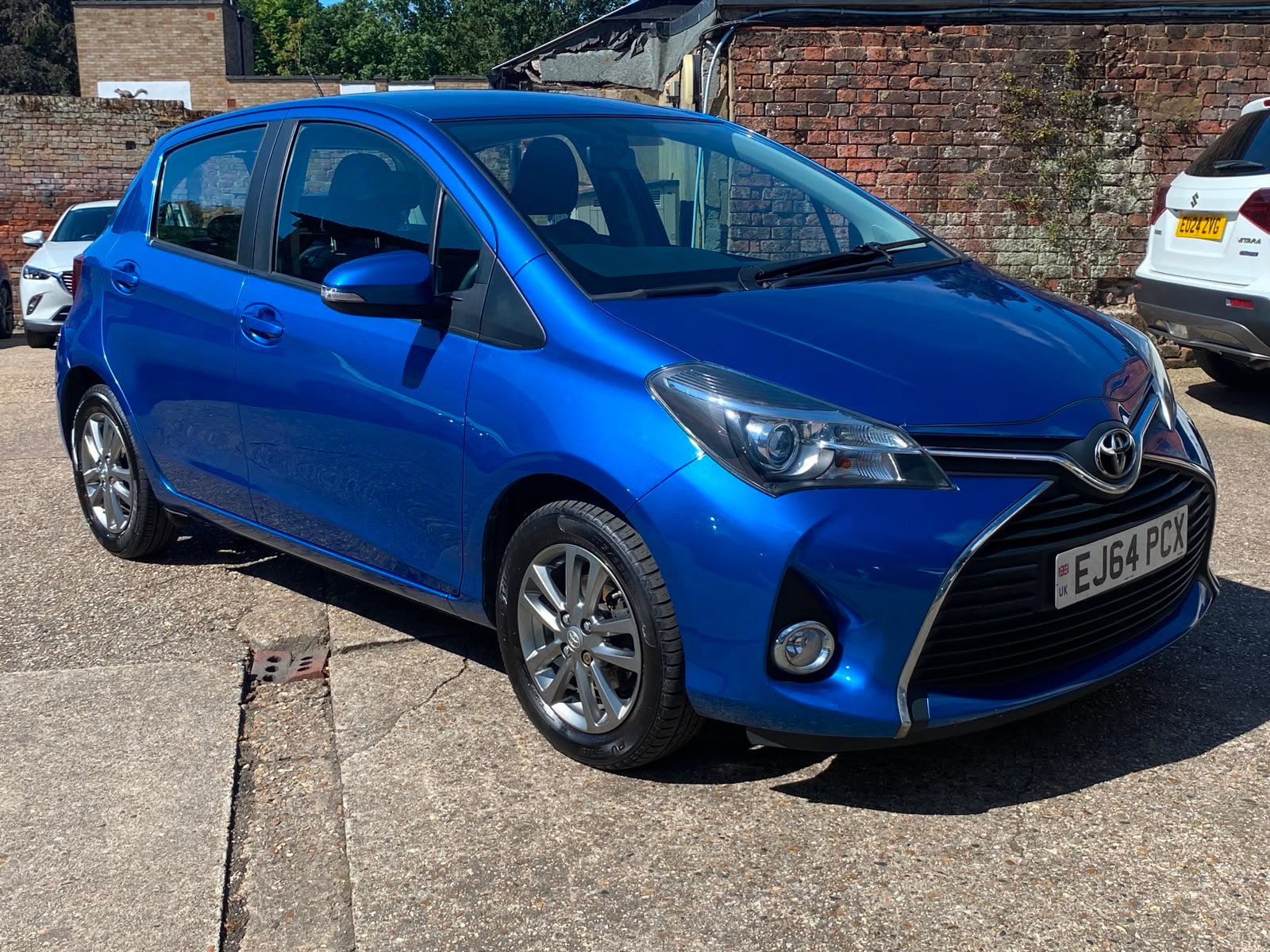 Toyota Yaris 1.33 Dual VVT-i Icon Hatchback 5dr Petrol Manual Euro 5 Euro 5 (99 ps) 5dr Manual 2014