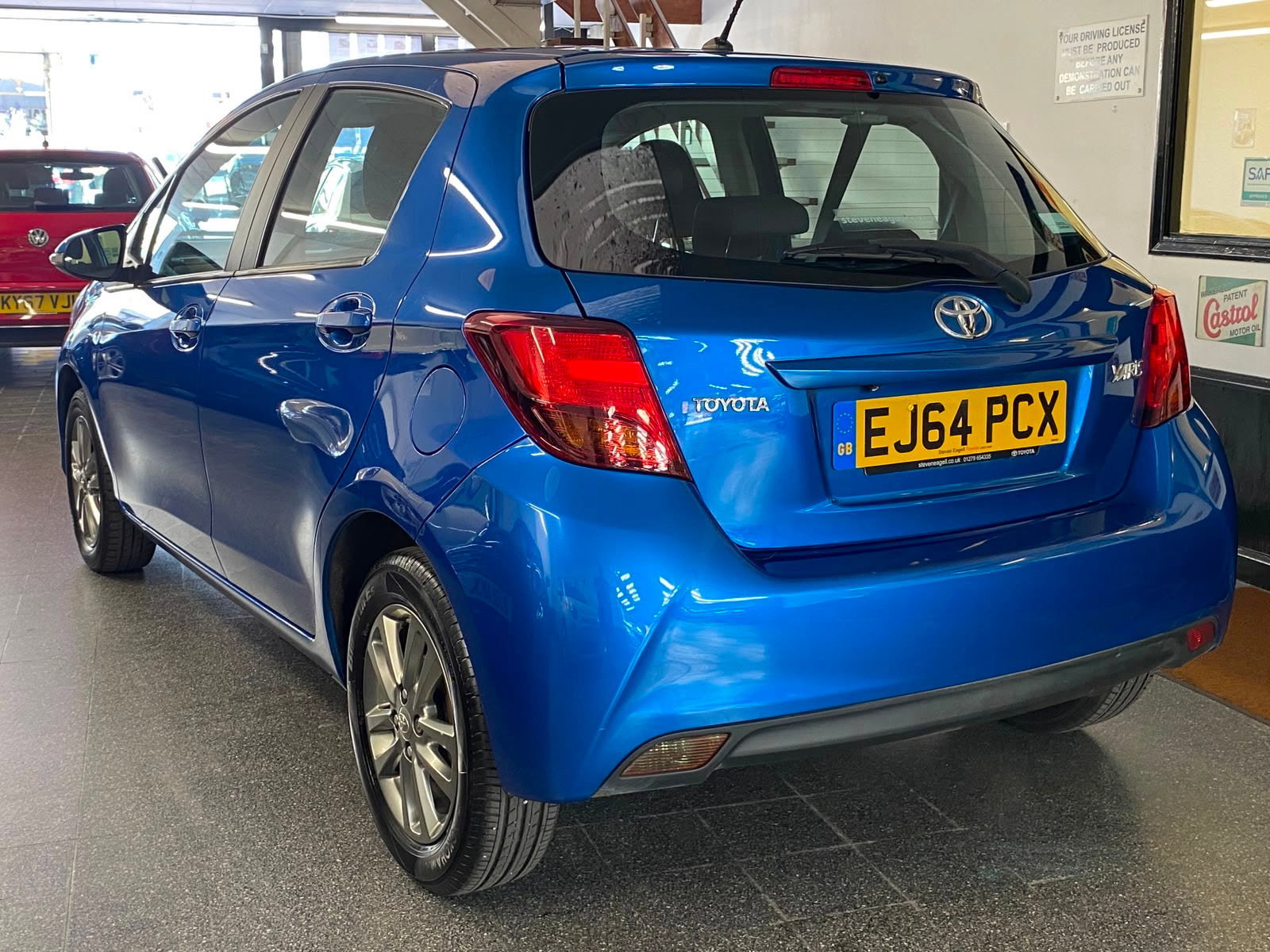 Toyota Yaris 1.33 Dual VVT-i Icon Hatchback 5dr Petrol Manual Euro 5 Euro 5 (99 ps) 5dr Manual 2014
